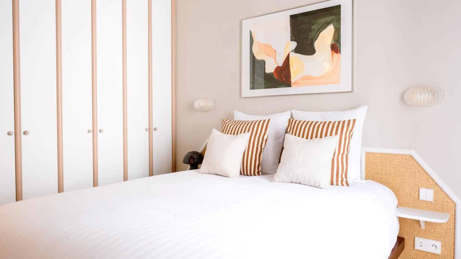 Babylon Marais Daire Paris 0*,